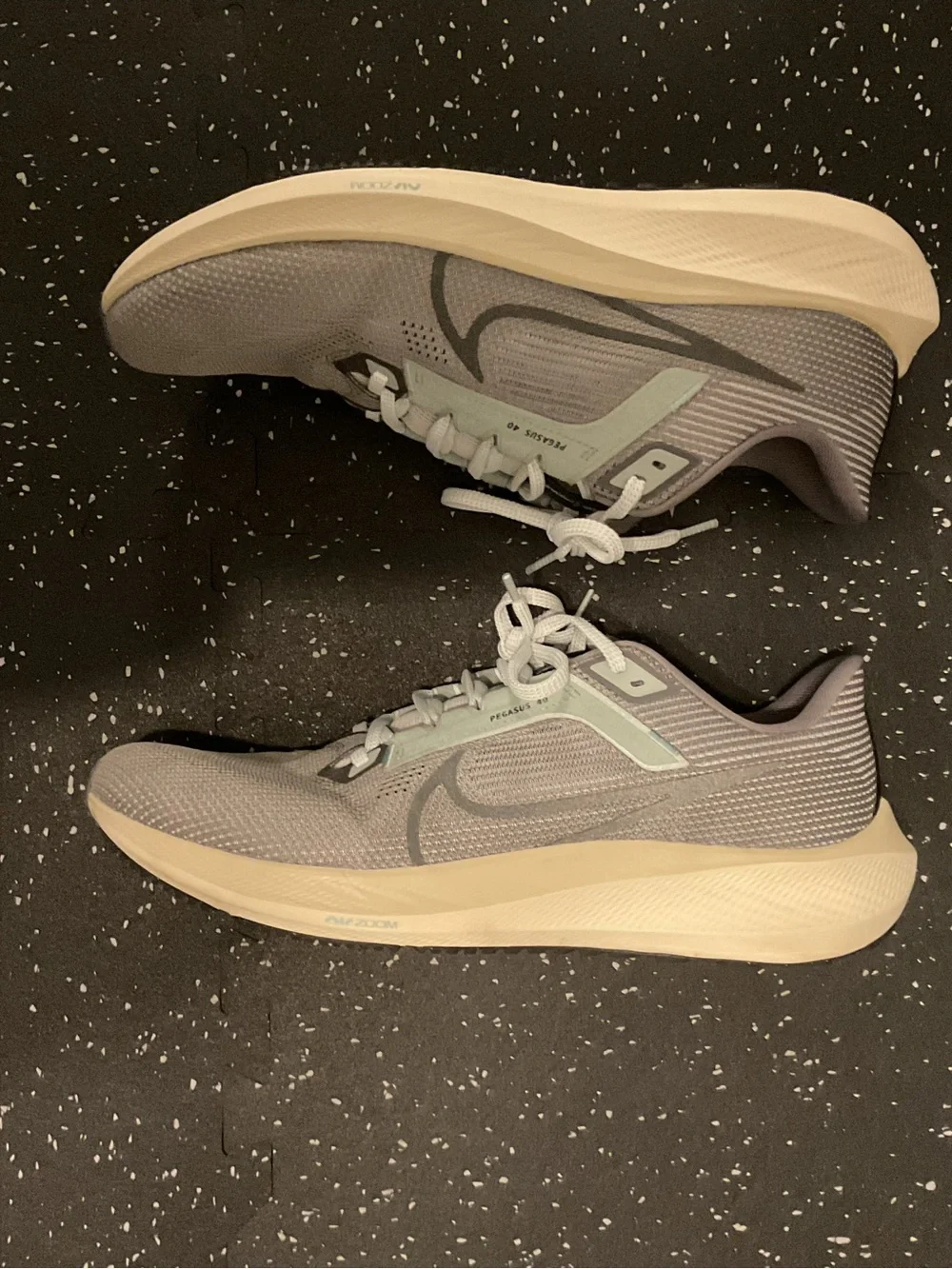 Nike men’s Gray and Mint Green Running Sneakers
